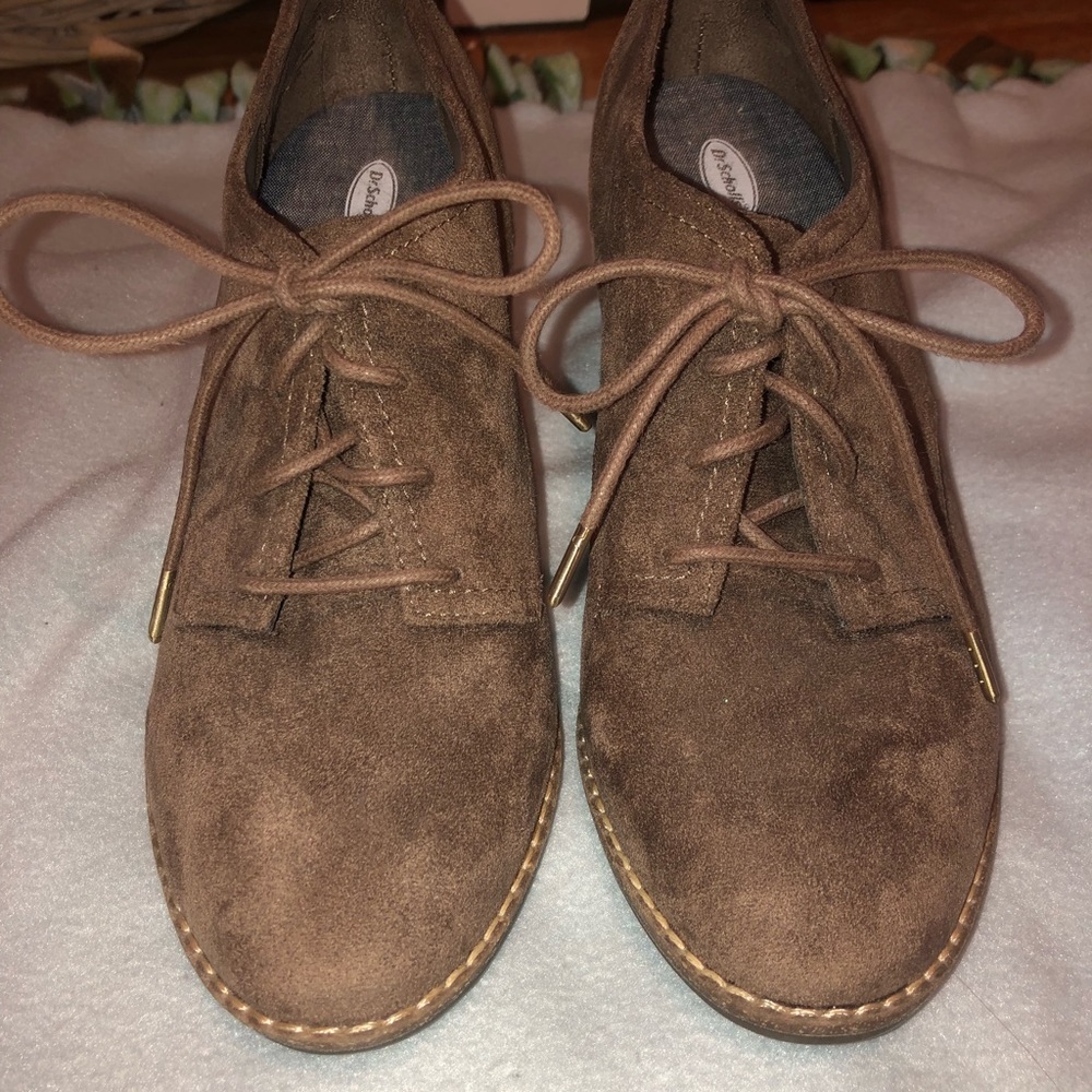 Lace-up taupe booties size 7